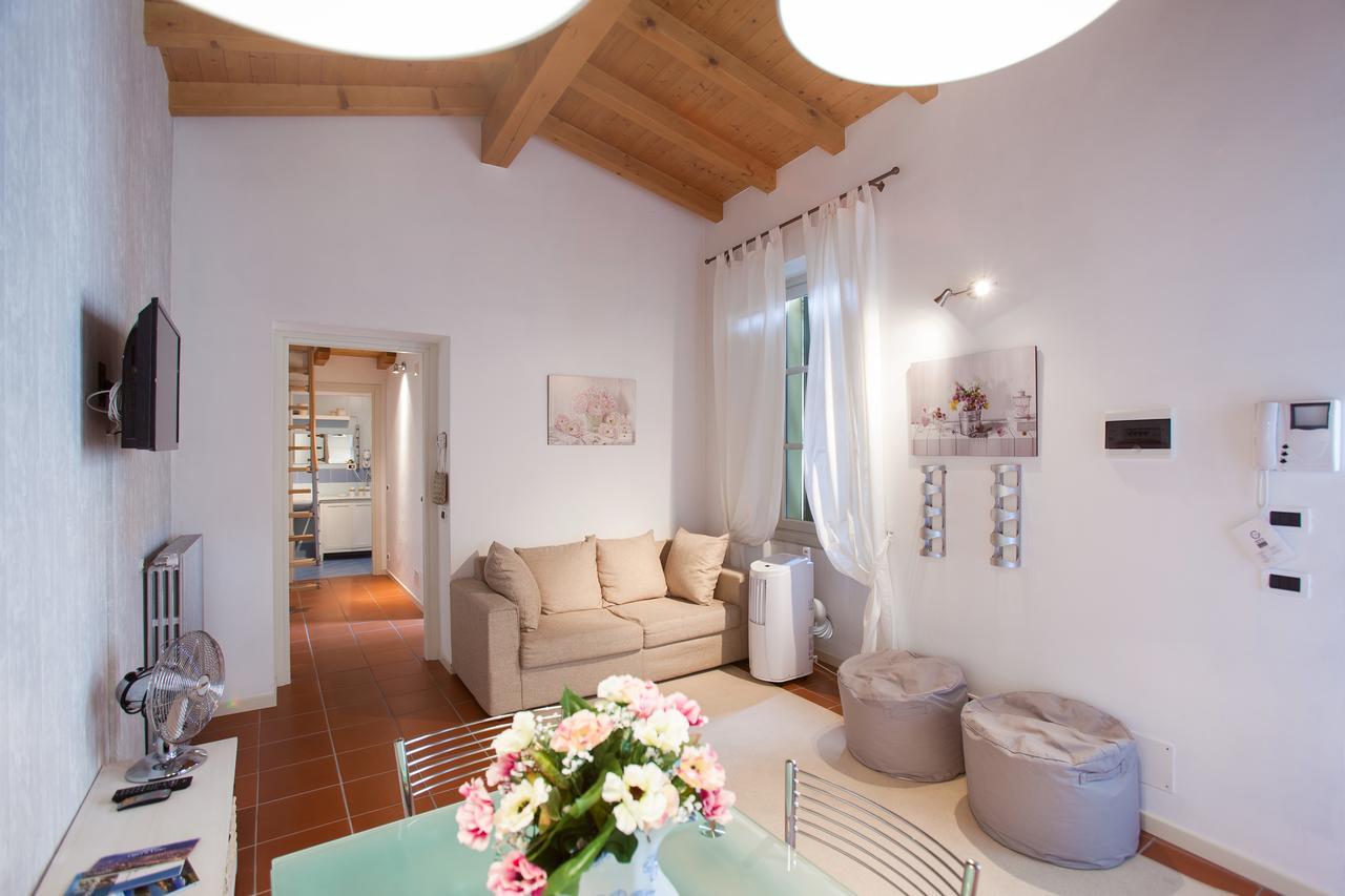 Soleluna Apartments - By Relais Di Giada Lake Como Exteriör bild