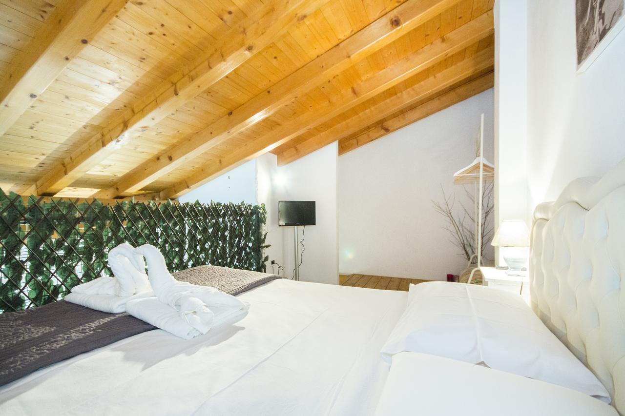 Soleluna Apartments - By Relais Di Giada Lake Como Exteriör bild